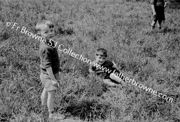 LINDEN NURSING HOME BOYS IN GRASS